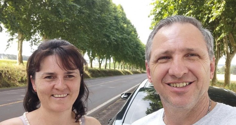 Marido conquista esposa todos os dias após ela perder a memória.