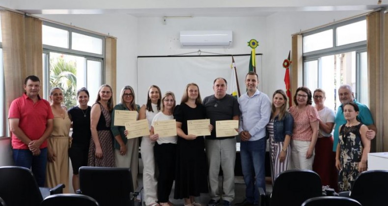 Cinco conselheiros tutelares tomam posse para o período de 2024 a 2028.