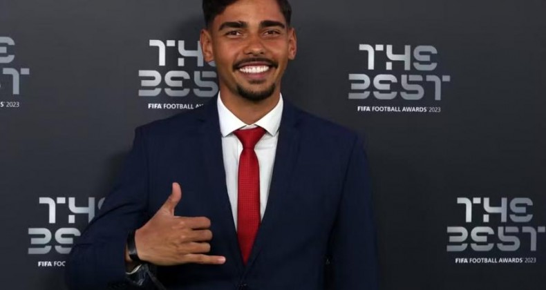 É do Brasil! Guilherme Madruga vence o Prêmio Puskás 2023.