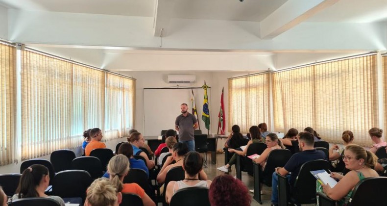 Combate à dengue é pauta de reunião entre parceiros da Sala de Situação.