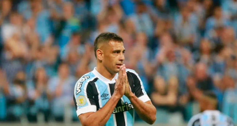 Diego Souza anuncia aposentadoria do futebol aos 38 anos.