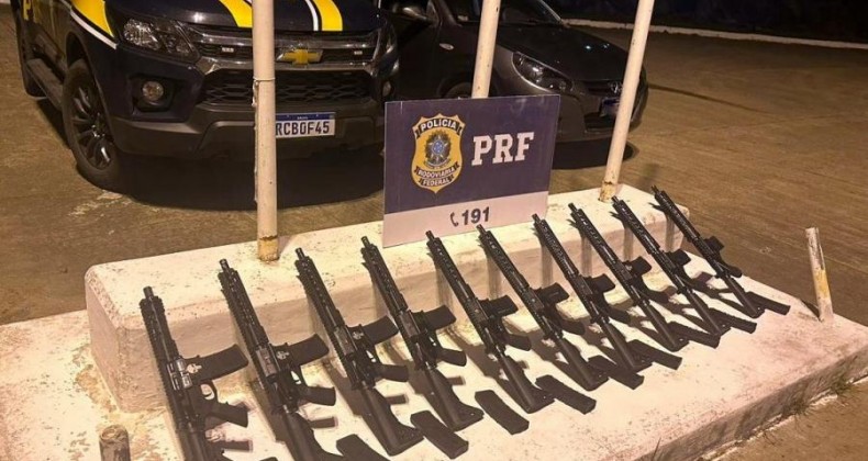 Fuzis são encontrados dentro de tanque e lataria de automóvel na BR-280.