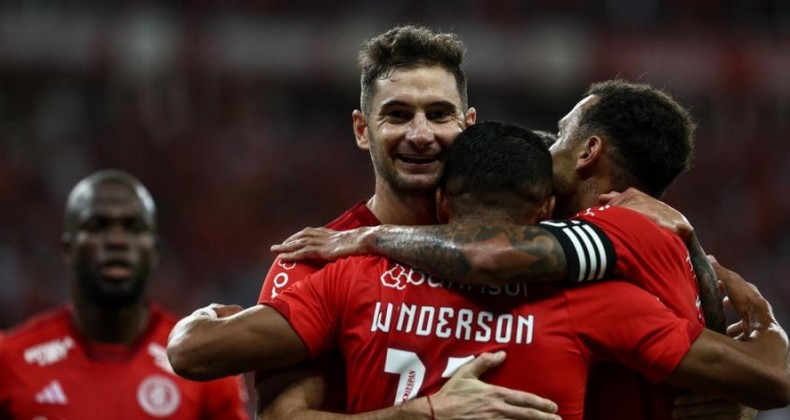 Inter vence o Brasil de Pelotas, e garante vaga nas quartas do Gauchão.