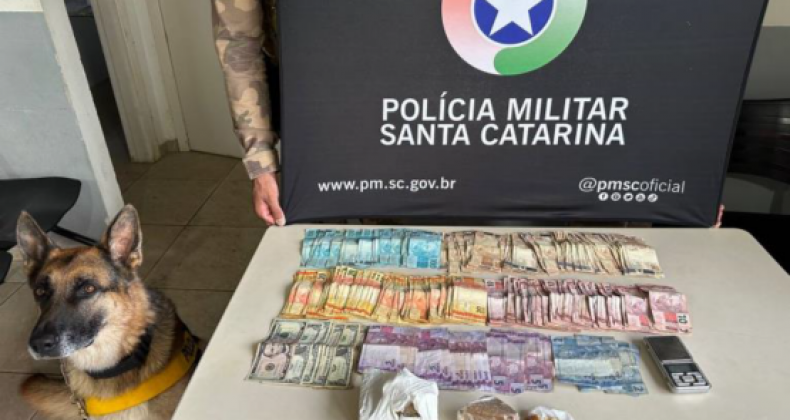 Três pessoas são presas por tráfico de drogas em Chapecó.