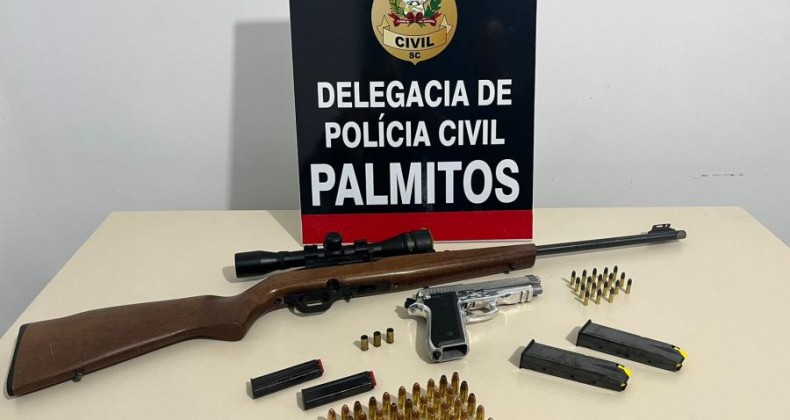 Polícia apreende armas de fogo em Palmitos.