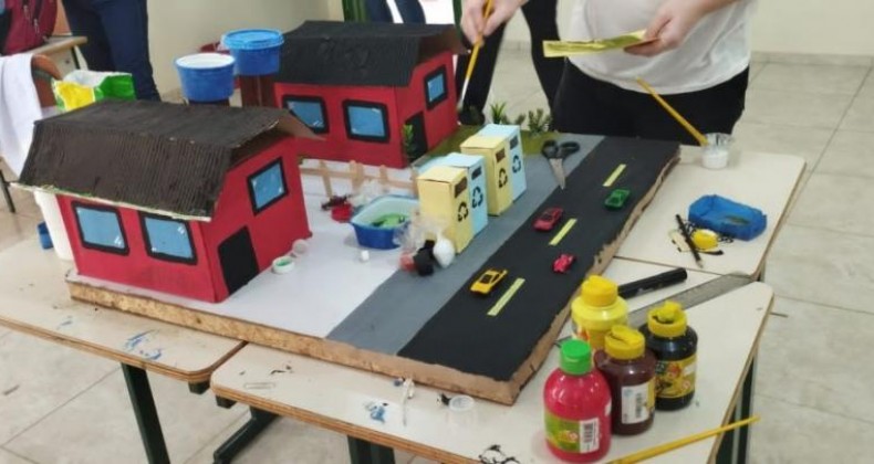 Alunos de escola fazem maquete para orientar sobre dengue em SMBV.