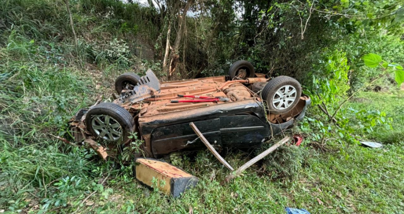 Capotamento na BR-282 deixa feridos no Oeste de SC