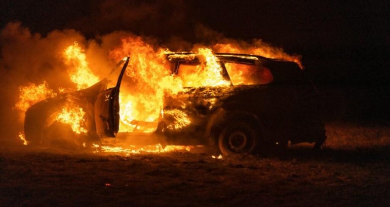 Incêndio criminoso em frigorífico resulta em prisão no Oeste de SC.