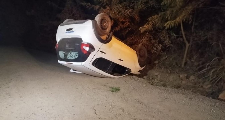 Saída de pista seguida de capotamento é registrada em Maravilha.