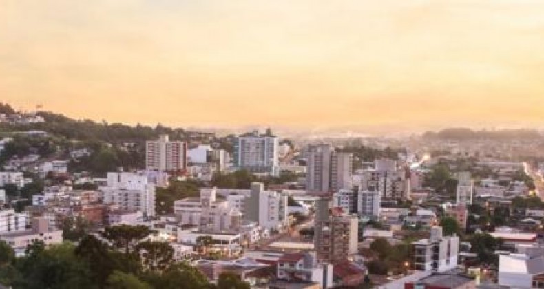 Homem é preso por tráfico de drogas e corrupção de menores em Maravilha.