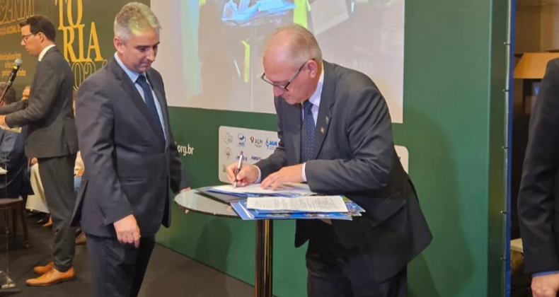 Prefeito Cena assume coordenadoria da região Sul da CNM.