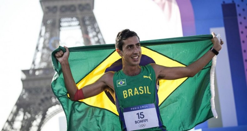 Brasil conquista prata na marcha atlética de 20 km