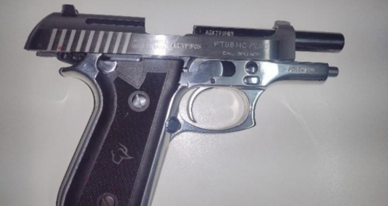Homem é preso com armas após ameaçar esposa e filho em Xanxerê
