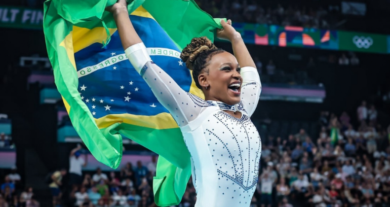 Rebeca Andrade supera Simone Biles e é ouro no solo