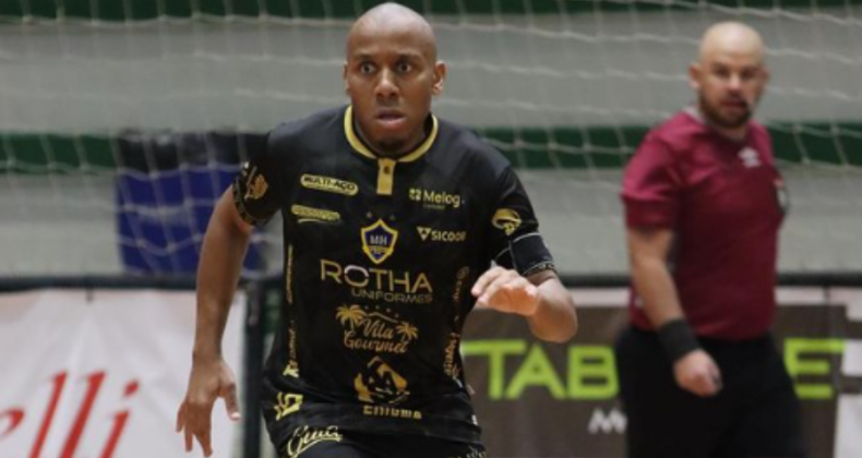Dieguinho anuncia saída do Maravilha Futsal