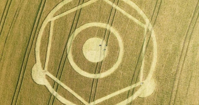 Agroglifo aparece novamente em plantação de trigo no Oeste