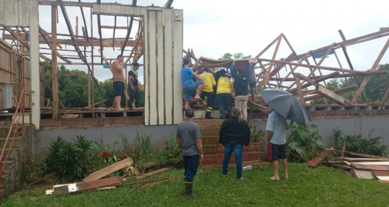 Homem fica ferido em desabamento no interior de Jardinópolis