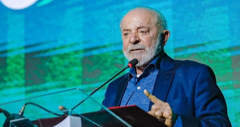 Lula é operado às pressas em São Paulo após forte dor de cabeça
