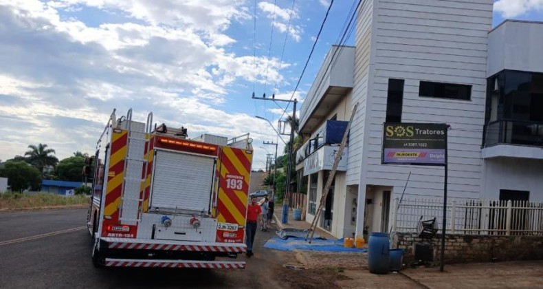 Pintor sofre queimaduras após levar choque elétrico no Oeste