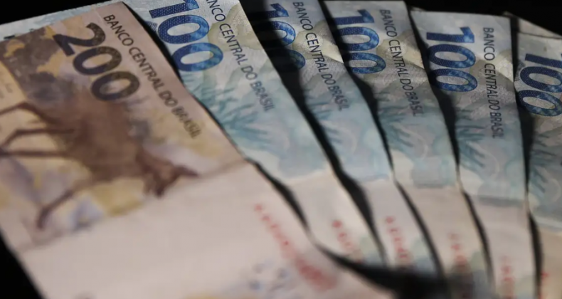 Salário mínimo passa para R$ 1.518 a partir desta semana