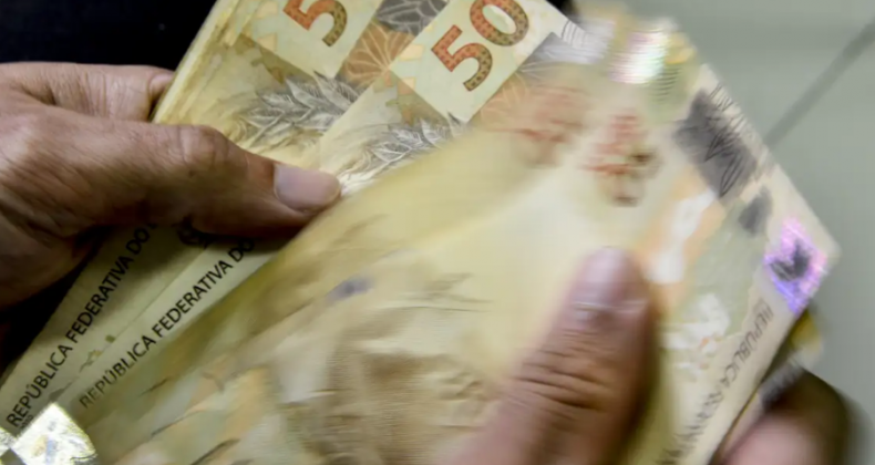 Famílias estão menos endividadas e mais cautelosas com gastos