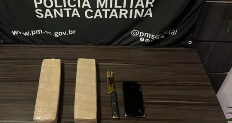 Homem tenta fugir, mas é preso com maconha em rodoviária em Maravilha