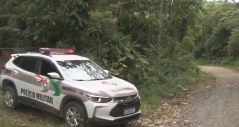 Inusitado: Funcionário ameaça agredir colega com paleta de porco
