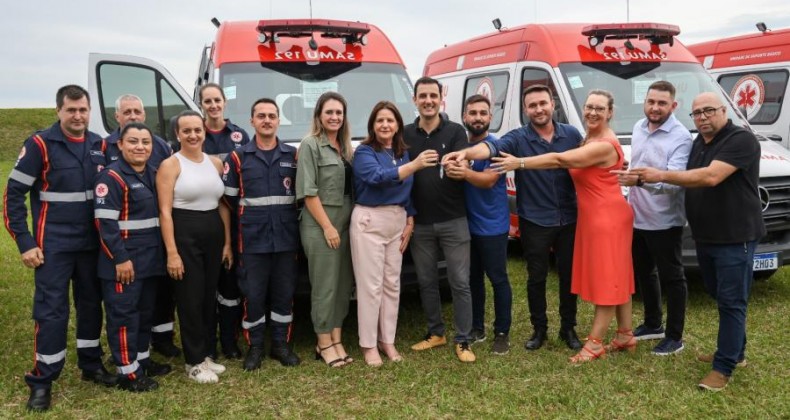 Governo de Santa Catarina entrega nova ambulância para o SAMU de Maravilha.